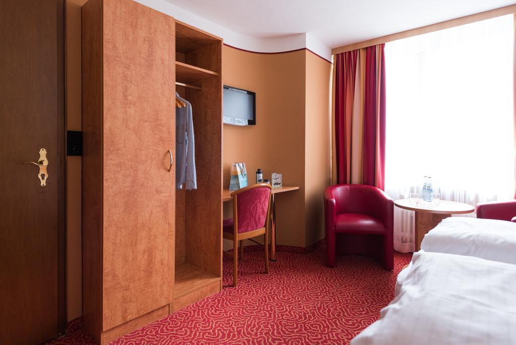 Buergerbraeu Hotel Uberlingen Bagian luar foto
