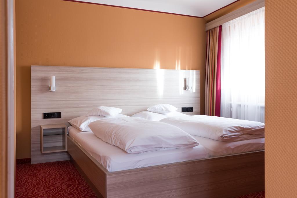 Buergerbraeu Hotel Uberlingen Bagian luar foto
